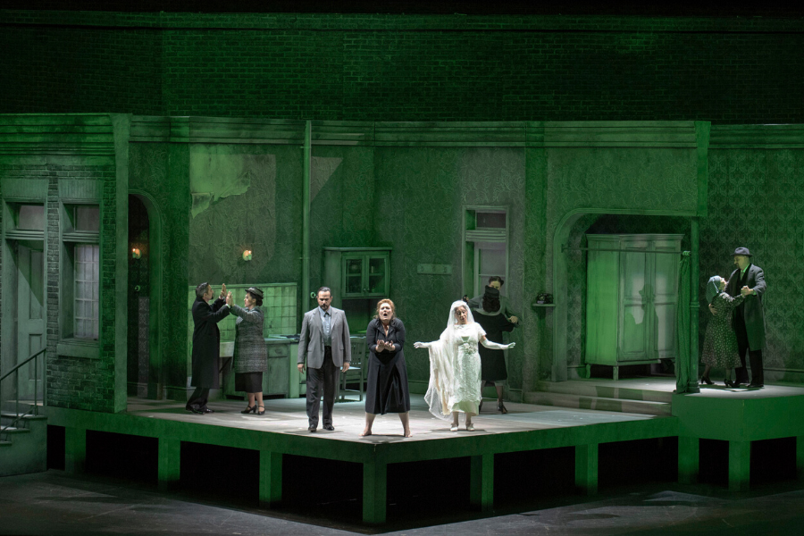 Imagen del ensayo general de la ópera El cónsul en el Teatro Colón de Buenos Aires