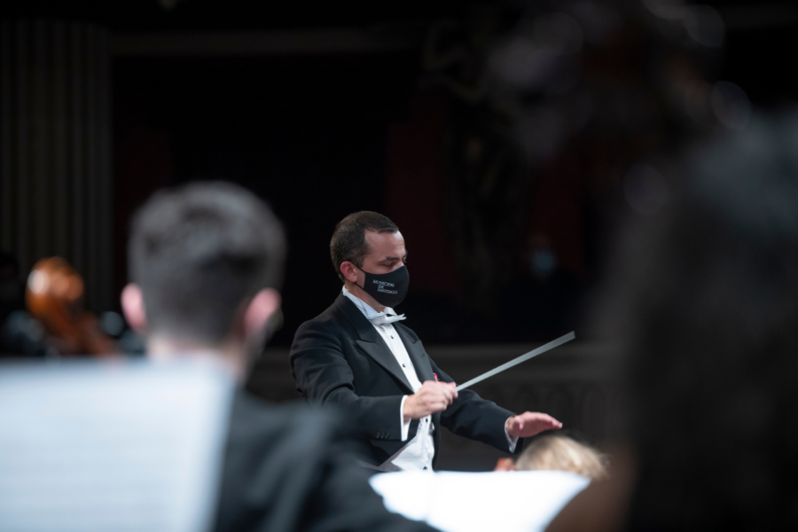 Imagen de Pedro Pablo Prudencio, conductor del Réquiem alemán de Brahms en el Municipal de Santiago