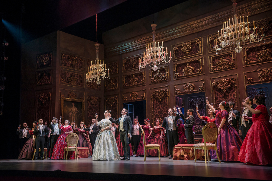 El Teatro Municipal de Santiago presenta «La traviata» (Verdi) con dirección de escena de Francisco Krebs