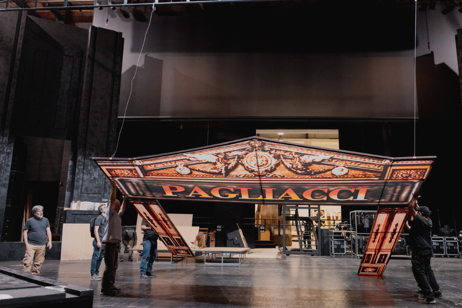 El Teatro del Bicentenario de San Juan celebra su 9° aniversario con «Pagliacci» (Leoncavallo)